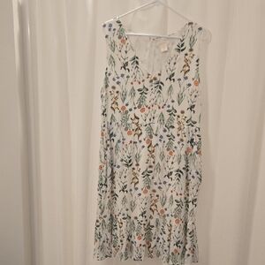 NWOT Floral V-Neck Midi Dress
